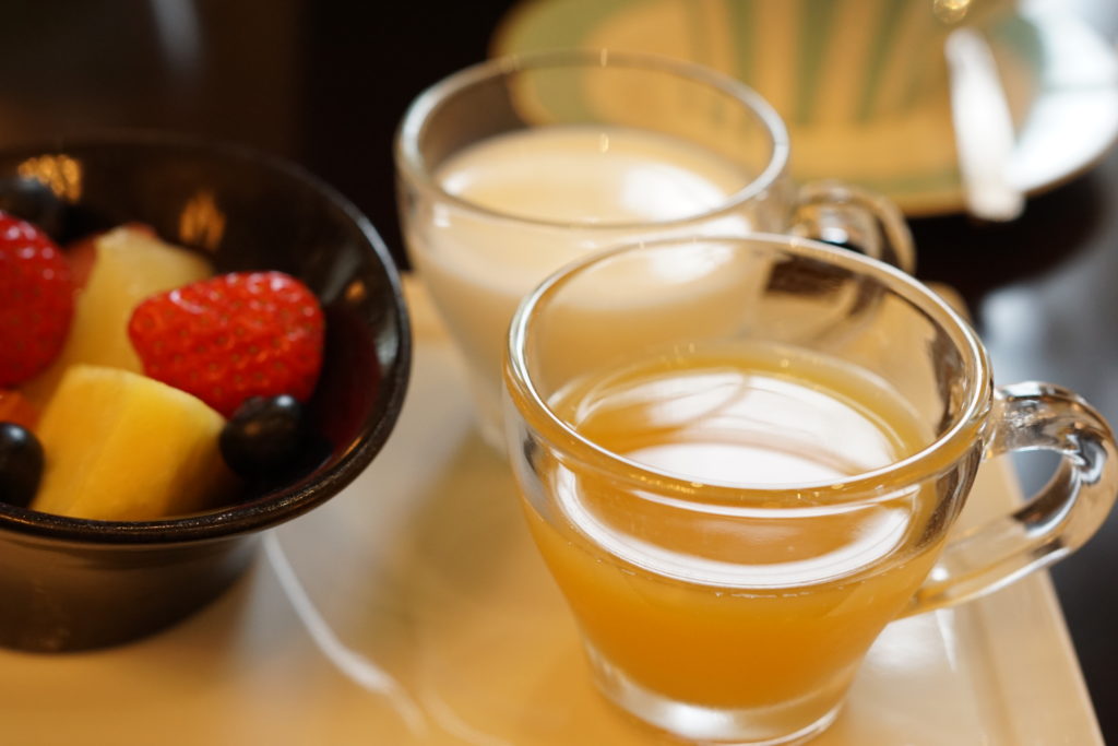 東京牛乳とオレンジジュース